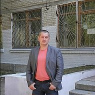 Михаил Серов