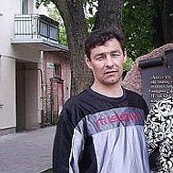 Олег Валин