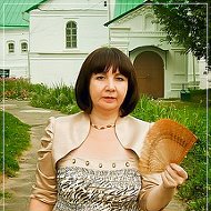 Лариса Комарова