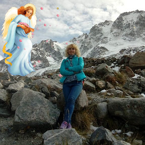 Фотография "Уллу-Тау - Священная Мать-гора (самая высокая точка 4207м. Я, конечно, чуть ниже...На 3 с чем-то тысячах....😀)"