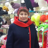 Елена Комарова