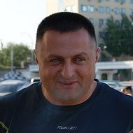 Валентин Назаренко