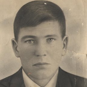 Фотография "Наш дедушка - Шишкин Иван Герасимович. Погиб в г.Колпино Ленинградской обл. 21ноября 1941 г. Ему было 29 лет. Похоронен в братской могиле у бывшей радиостанции."