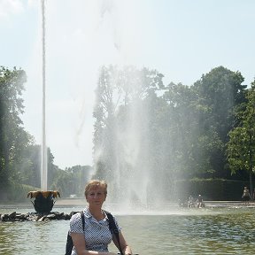 Фотография "10.06.2018. Жара, но возле фонтана хорошо."