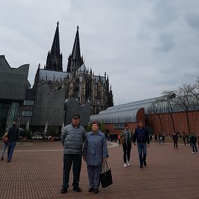 Фотография "2017 г.апрель. В гостях у дочери. Кёльн.  Идем к Кёльнскому собору!"