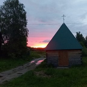 Фотография "Тоже церковь ,но без АЛТАРЯ. В Соловатове .  Восход 3.00  01. 06. 2020."
