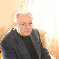 Михаил Гусейнов