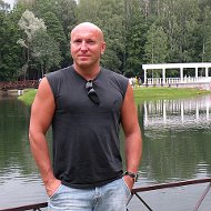 Олег Лавринович