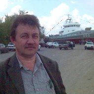 Константин Бобров