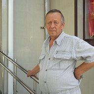 Анатолий Олейников