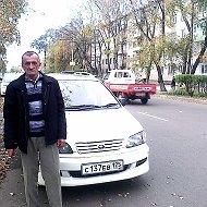 Леонид Максаков