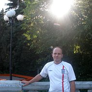 Олег Чернявка