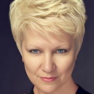 Елена Попова