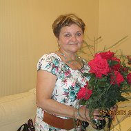 Людмила Столярова