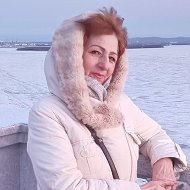 Лена Попова