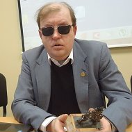 Владимир Карелов