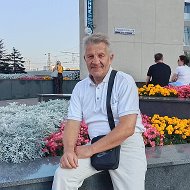 Анатолий Головач