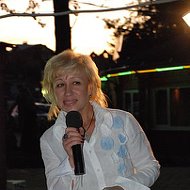 Алена Комарова