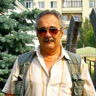 Александр Голов