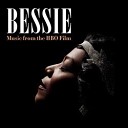 Bessie Smith feat Queen Latifah - Gimme a Pigfoot and a Bottle of Beer 2015…