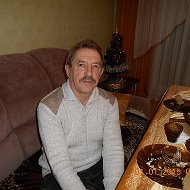 Юрий Сухарев