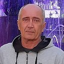 Александр Момот
