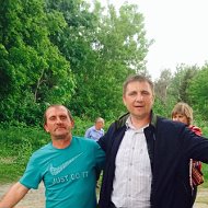 Владимир Довженко