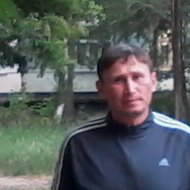 Олег Азаров