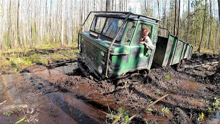 Джиперы всегда находят то,чего действительно хотят.Грязь,болото,брод ...