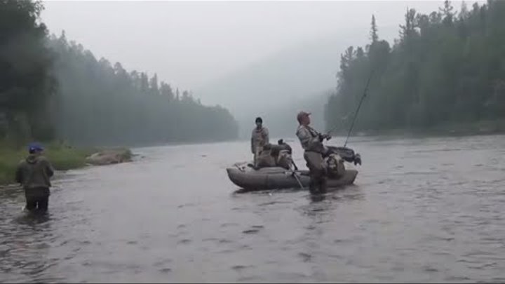 Девственная тайга рыбалка на тайменя ленка хариуса и сплав река охот ...