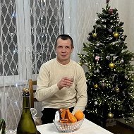 Михаил Новиков