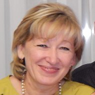 Лариса Столярова