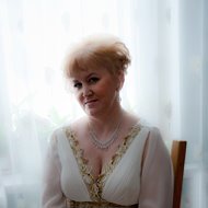 Елена Суркова