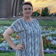 Елена Попова