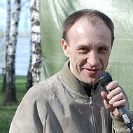 Владимир Худов