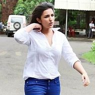 ✔ Parineeti