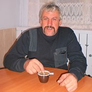 Николай Лютов