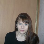 Юлия Kомова