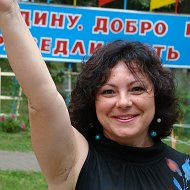 Натали Сухомлинова