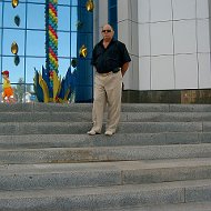 Константин Акимов