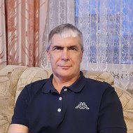Азат Махмутов