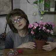 Елена Суховарова