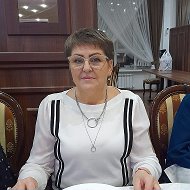 Наташа Титова