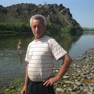Олег Засухин