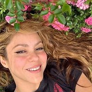 Shakira ∞