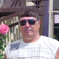 Геннадий Макаров