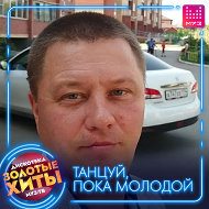 Антон Старостин