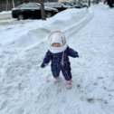Фотография "Первые шаги по снегу моей правнучки  Софии"