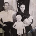 Фотография "Папа, мама, брат и я, 1965 год"