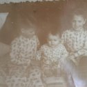 Фотография "Я с сестрёнками 63 года назад"